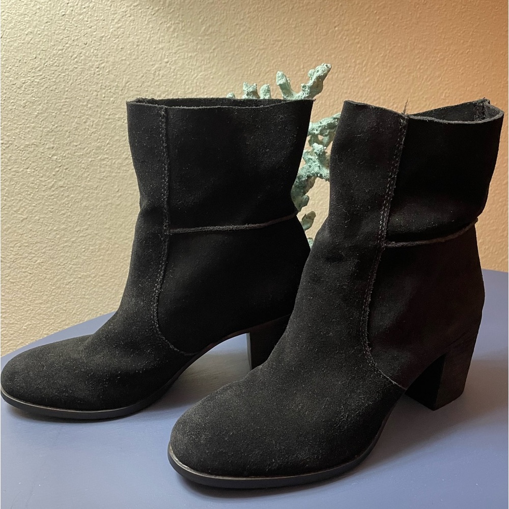 Women’s Frye Black Suede Ankle Boots Size 9